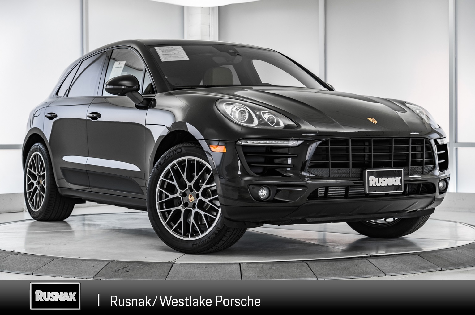 2018 porsche macan sport edition